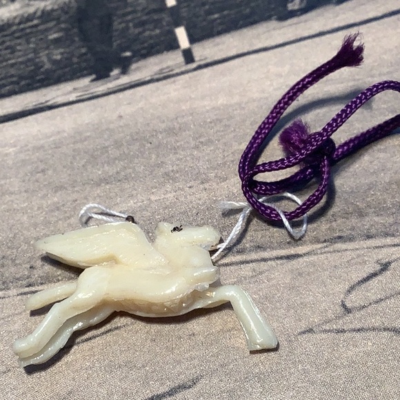 VINTAGE 1940s CRACKER JACK CELLULOID PRIZES (4) horse, donkey horseshoe Pegasus* - Picture 10 of 10